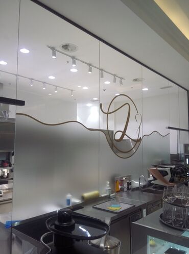 Građevinarstvo i rekonstrukcija: Lepljenje peskirnih folija na staklo — 8