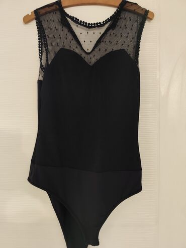zara pantalone sa sljokicama: Zara, One size, bоја - Crna