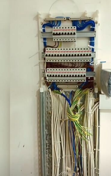 Digər ixtisaslar: Elektirik Santexnik işlərini mükəmməl şəkildə istəyənlər müraciət edə — 11