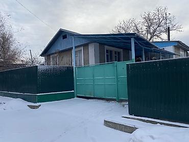 Продажа коттеджей и домов: Продается дом, г. Орловка 8 соток На участке: •Баня(новая) •Сарай — 16