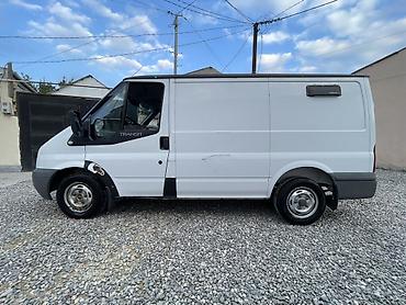Ford: Ford Transit yük Xüsusiyyətlər: - Kuzov: qısa baza, aşağı tavanlı, 3 — 4
