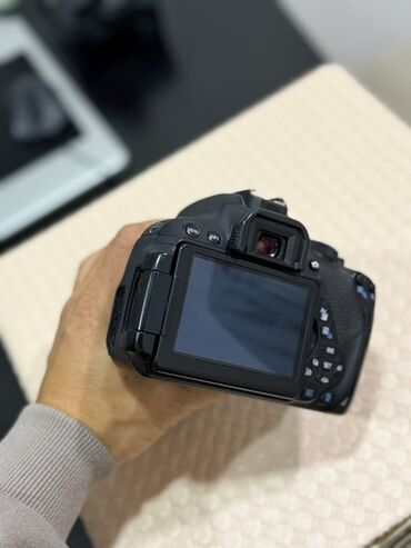 iphone 13 pro max en ucuz: Canon EOS 700D DSLR fotoaparat + EF-S 18-55mm lens - Modell: Canon