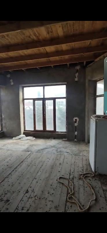 sumqayit satilan evler: Satılır: Həyət evi və torpaq sahəsi - 4 tərəfi hasarlı, darvazalı — 8