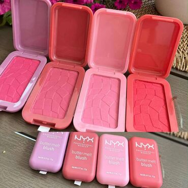 Šminka: Sminka na veliko i malo
mn — 9