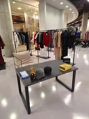 vitrine i komode: IZRADA PULTOVA I STOLOVA ZA BUTIKE LUX665 | Izrada po meri Dezen ploče — 3