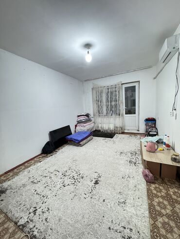 квартира с подселения: 1 бөлмө, 35 кв. м, 105-серия, 2 кабат, Эски ремонт