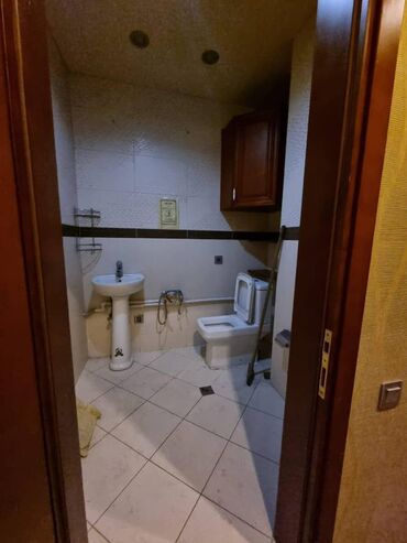 Ofislər: İceri seher nizami metrosuna yaxin yerləşən 8 otaqli ofis yerləsən -da lalafo.az — 5 Ofislər: İceri seher nizami metrosuna yaxin yerləşən 8 otaqli ofis yerləsən — 5