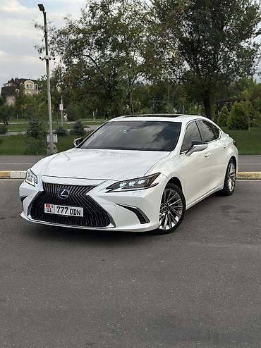 Lexus ES: 2019 г., 2.5 л, Вариатор, Гибрид, Седан