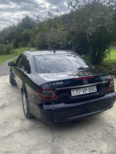 Mercedes-Benz: Mercedes-Benz E 220: 2.2 l | 2008 il Sedan — 2