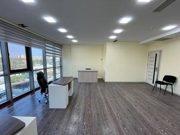 Ofislər: Xətai metrosunun arxasında, metroya piyada 7-8 dəqiqəlik məsafədə, 16 — 7