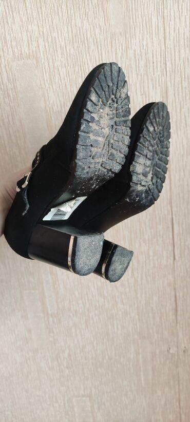 Tuflilər: Tuflilər, Ölçü: 36.5, rəng - Qara, İşlənmiş — 8