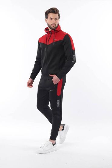 Trenerke: Nike muška trenerka

Novo
Mokra likra
Veličine m l xl 2xl — 4
