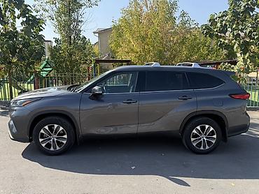 маши: Toyota Highlander: 2022 г., 2.5 л, Вариатор, Гибрид, Кроссовер — 3