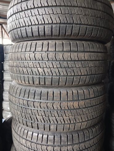 Шины: Шины 215 / 50 / R 17, Зима, Б/у, Комплект, Легковые, Япония, Bridgestone