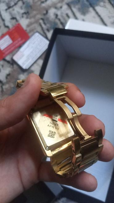 Aksesuarlar: Brend: Cartier (qutu və aksesuarlarla) Model: Düzbucaqlı kadranlı — 6