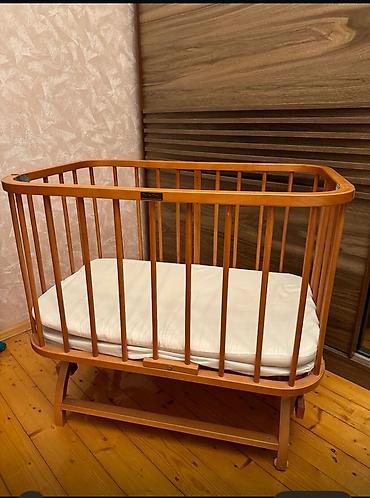 lola fo: Uşaq beşiyi – taxta, yelləncək mexanizmi ilə - Material: bərk ağac — 1