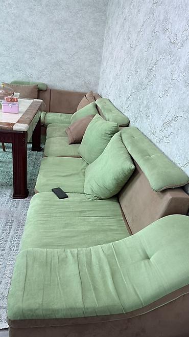 sofa: Угловой диван, C подушками — 1