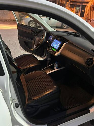 Toyota: Toyota Corolla: 1.5 l | 2015 il — 12