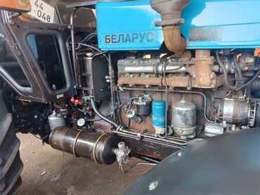 Traktorlar: Belarus 1221 traktor - Güclü 6 silindrli dizel mühərrik (yanlardan — 4