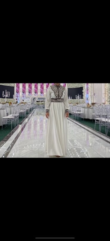 классический костюм женский бишкек: Носила всего два раза . 
1000 сом