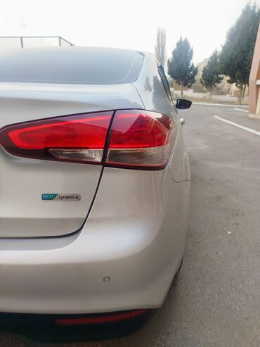 Kia: Kia K3: 1.6 l | 2017 il Sedan — 5