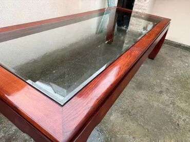 Stilski trpezarijski stolovi: Veliki trpezarijski sto od punog drveta za 10–12 osoba 🪵 Materijal — 9