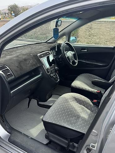 Honda: Honda Stream: 2002 г., 2 л, Автомат, Бензин, Универсал — 11
