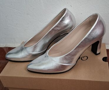 metro obuca нови пазар – слике: Pumps, 38 at lalafo.rs metro obuca нови пазар – слике: Pumps, 38