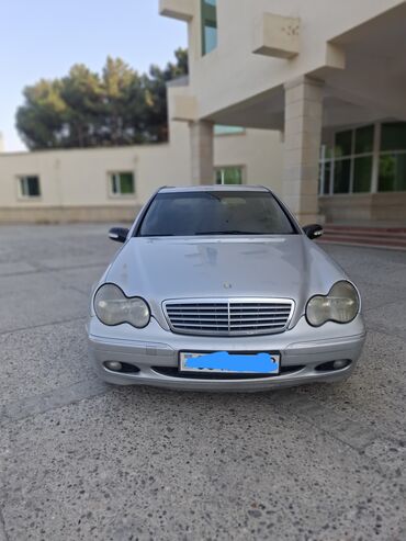 vita mersedes: Mercedes-Benz C-Class: 2.2 l | 2001 il Sedan