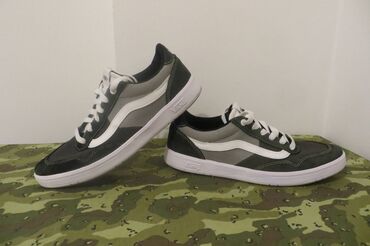 vans 37: Trainers, Vans, size - 44