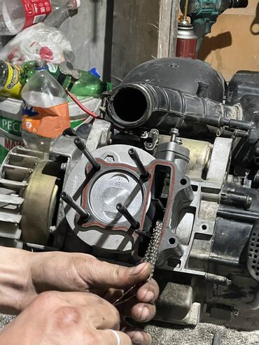 Мотозапчасти и аксессуары: Багажник — 25