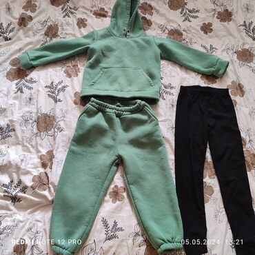 детская одежда демисезонная: Детский утепленный комплект+ термо-гамажи,подойдёт на 2-3 года,размер