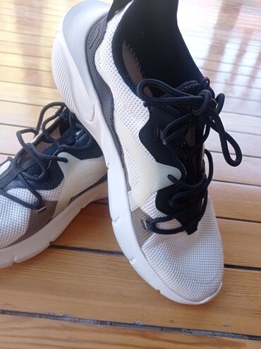 купить кроссовки для бега: Кроссовка мужской фирма "Анта" 100% оригинал размер 43 купили за