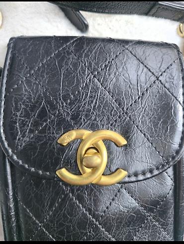 sinsay valjevo: CHANEL Make up. Mala crna torbica preko ramena za mobilni i sitnice — 1