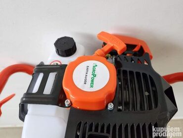 Ostali alati i mašine: Prodajem nov i kvalitetan benzinski bušač rupa. Snaga: 52 CC Model — 2