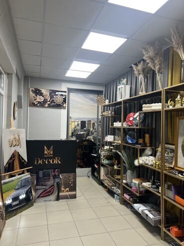 айнек завод: Продается готовый бизнес! Магазин аксессуаров в проходном месте —