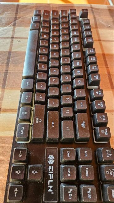 Колонки для ПК и ноутбуков: Simli klaviaturadır, tam işlək vəziyyətdədir. RGB işıqlıdır – bütün