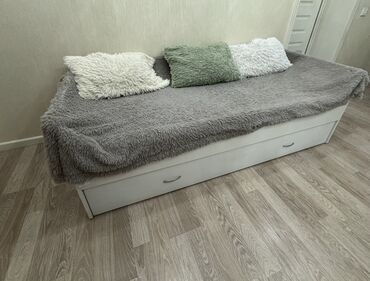 mebel divan kreslo: İşlənmiş, Təknəfərlik çarpayı, Bazalı, Matras ilə, Siyirməli, Azərbaycan