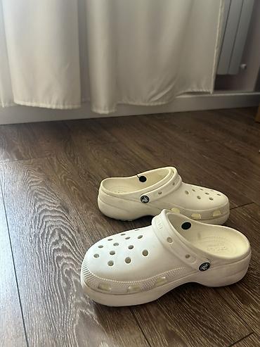ağ sabolar: Məhsul: Original Crocs Iconic Classic clogs – ağ rəng - Ölçü: 38-39 — 6