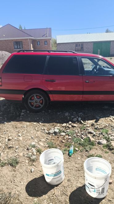пасад б4: Volkswagen Passat: 1991 г., 1.8 л, Механика, Бензин, Универсал