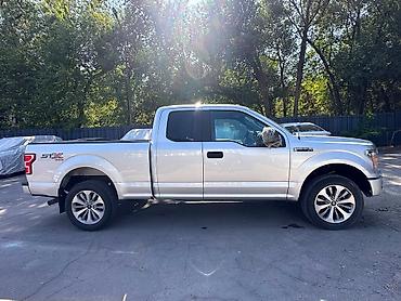 маш: Ford F-150: 2018 г., Автомат, Бензин, Пикап — 3