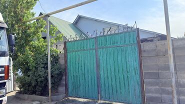 продаю дом газ городок: Дом, 130 м², 5 комнат, Собственник, Старый ремонт
