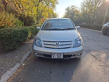 step wgn: Toyota Ist: 2003 г., 1.3 л, Автомат, Бензин, Хэтчбэк — 2