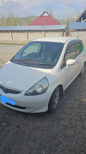 кредит на машину: Honda Fit: 2004 г., 1.5 л, Автоматические, Бензин, Хэтчбэк