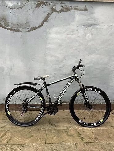adidas velo: 29 luu skorksnoydu surulmur deye satiram maraqli olan cun alaqe — 1