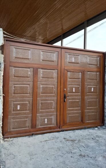 Qaraj darvazaları: Dəmir Qaraj darvazası, Seksional, Avtomatik, rəng - Qəhvəyi, Qapı ilə — 6