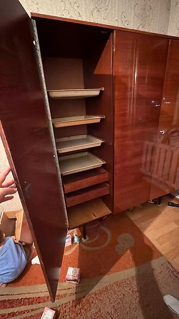 шкаф комот: Шкаф платяной из массива/шпонированного дерева с глянцевым покрытием — 6