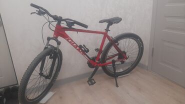Велосипеды: Продаю фирменный велосипед Giant Rincon .размер рамы M, колёса 27,5