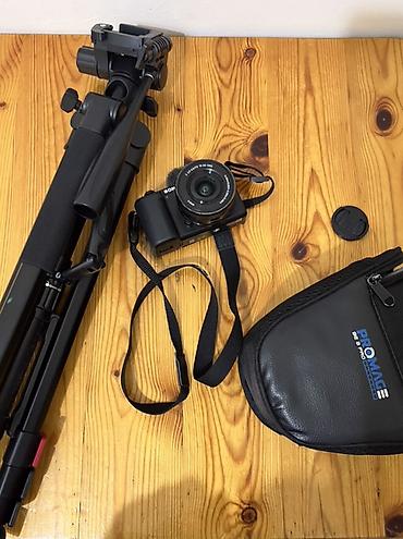 Фотоаппараты: Продам камеру Sony ZV E 10 цена: 45 000c вместе штативом (цена — 2