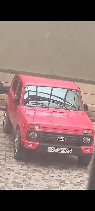 niva disqləri: LADA Niva (VAZ 2121) – parlaq qırmızı rəngdə şəhər və off-road üçün — 4